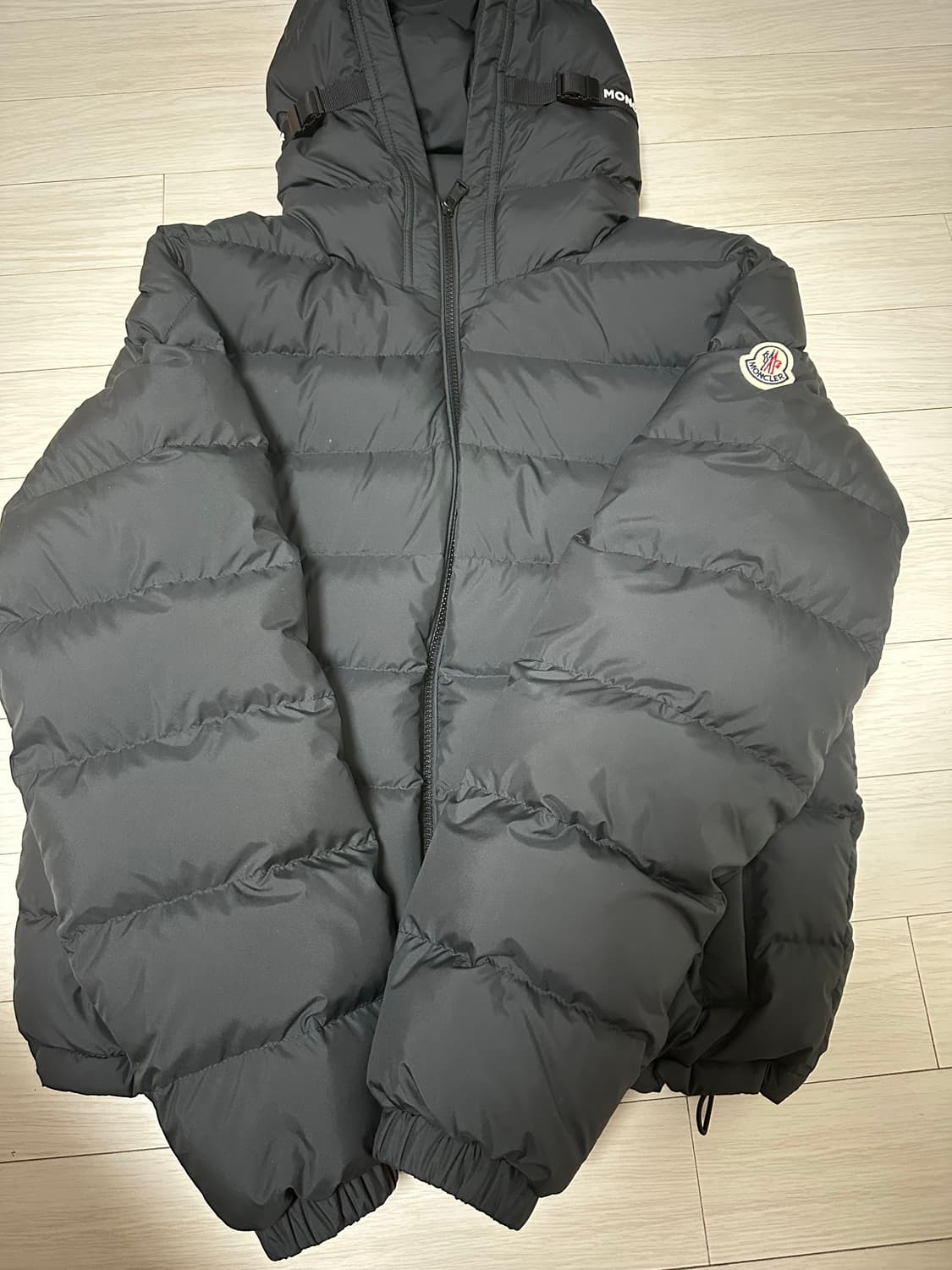 몽클레어 라브레아 후드 쇼트 다운 자켓 -25FW 상품이미지3