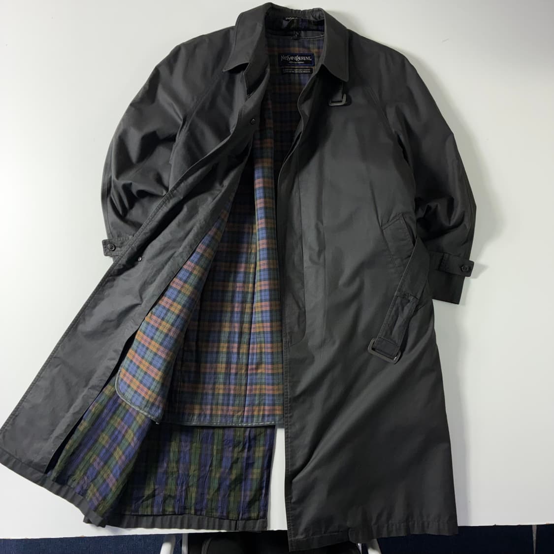 Yves Saint Laurent  입생로랑 체크 안감 트렌치 코트 상품이미지3