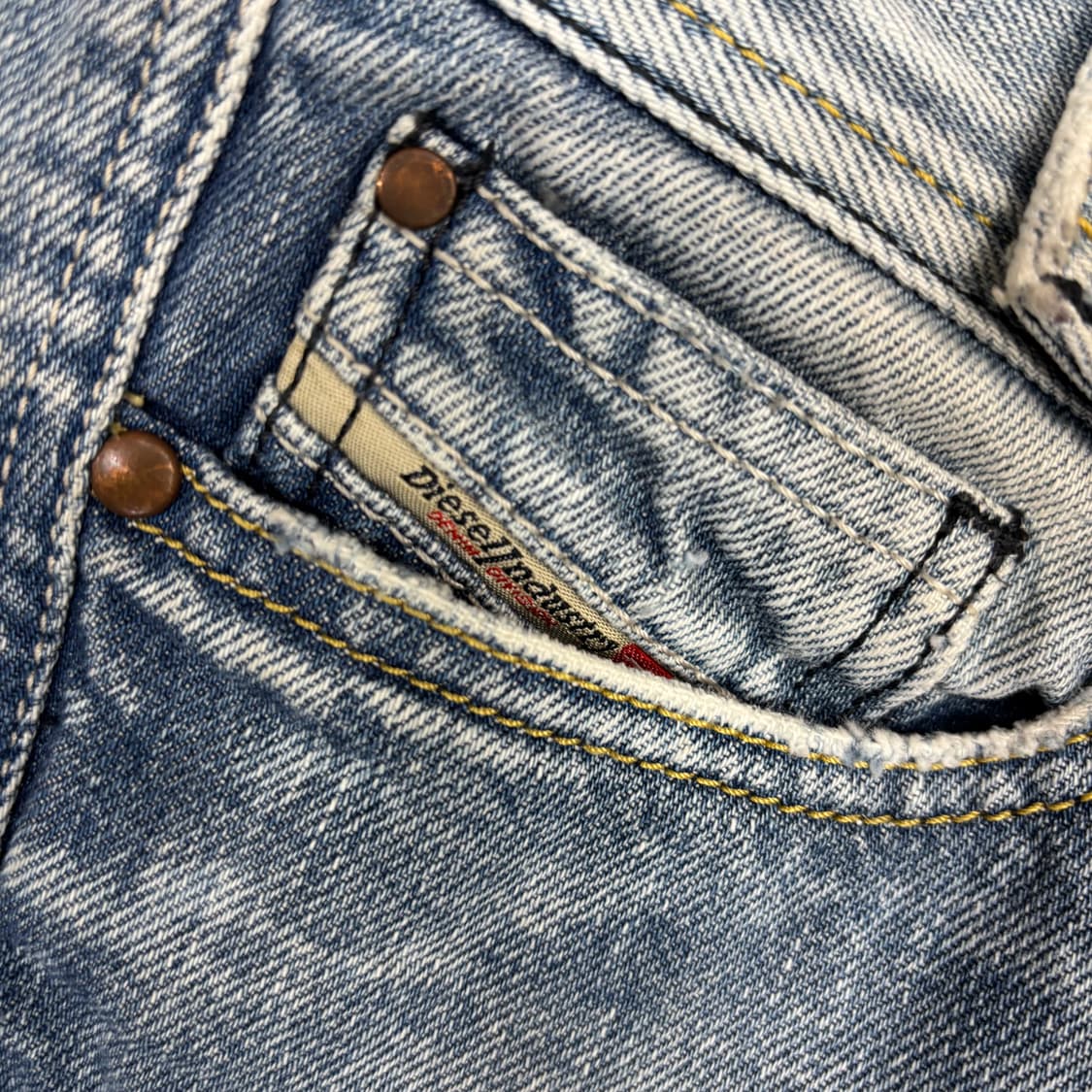 디젤(Diesel) CHEROCK 빈티지 워싱 데님 팬츠 상품이미지5