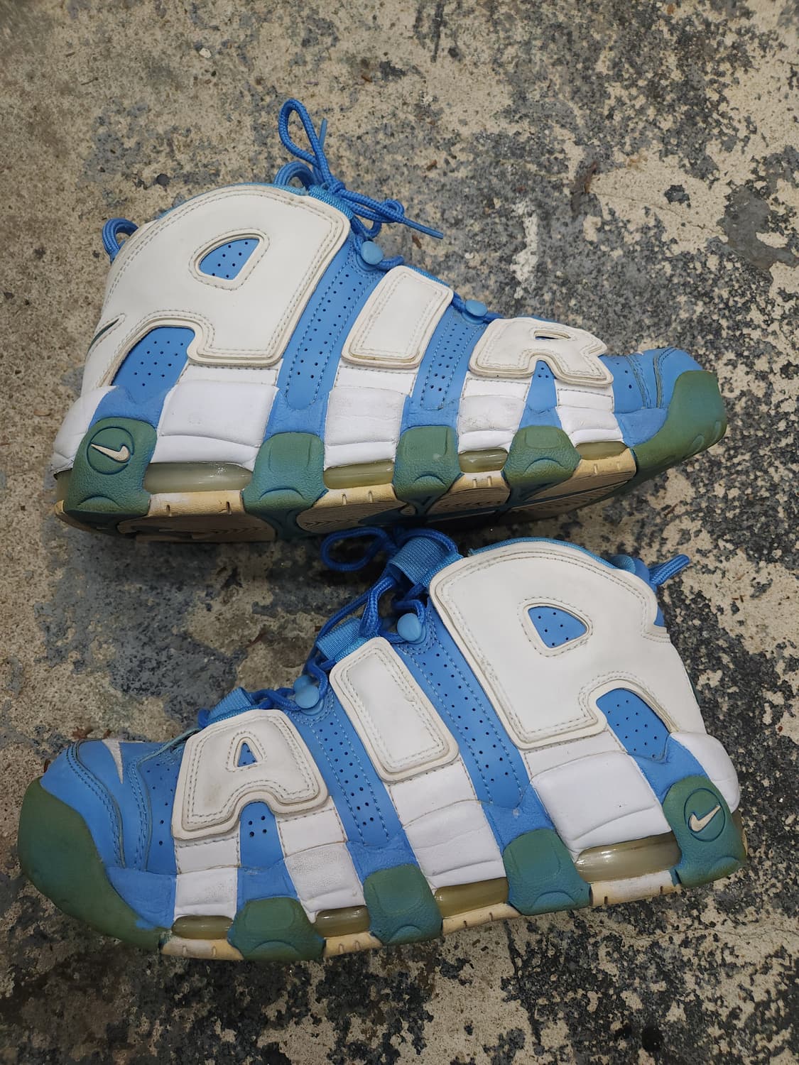 나이키 에어모어 업템포 유니버시티블루 255

 상품이미지1