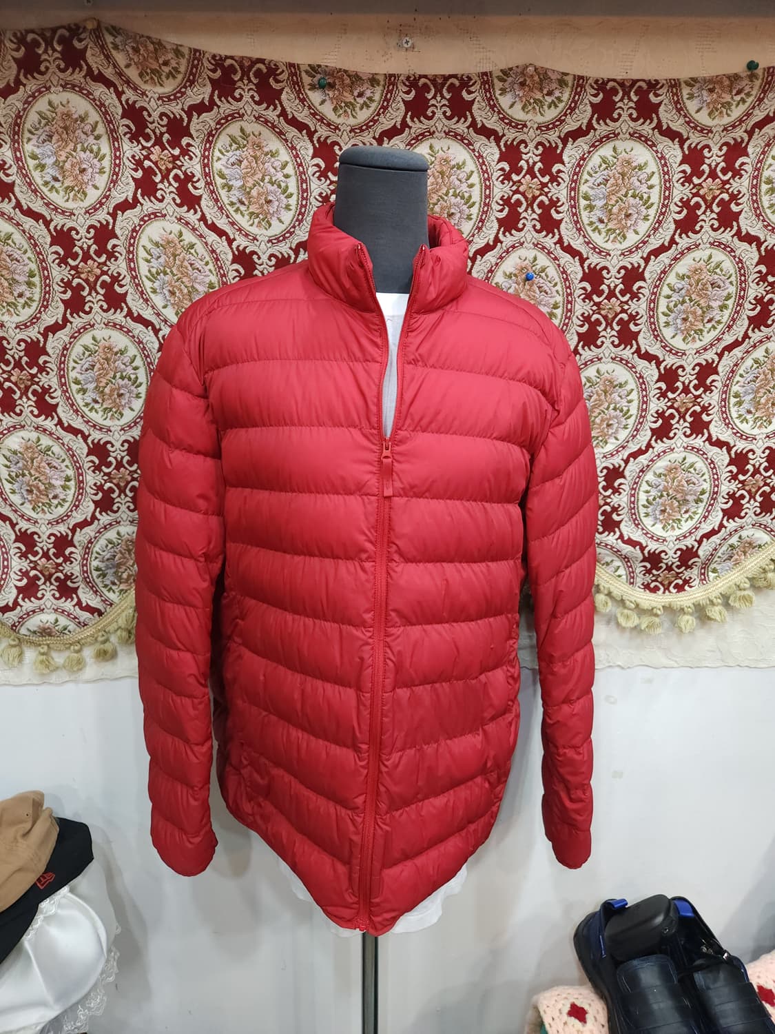 유니클로 울트라라이트 오리털 경량 패딩 
​
 상품이미지1