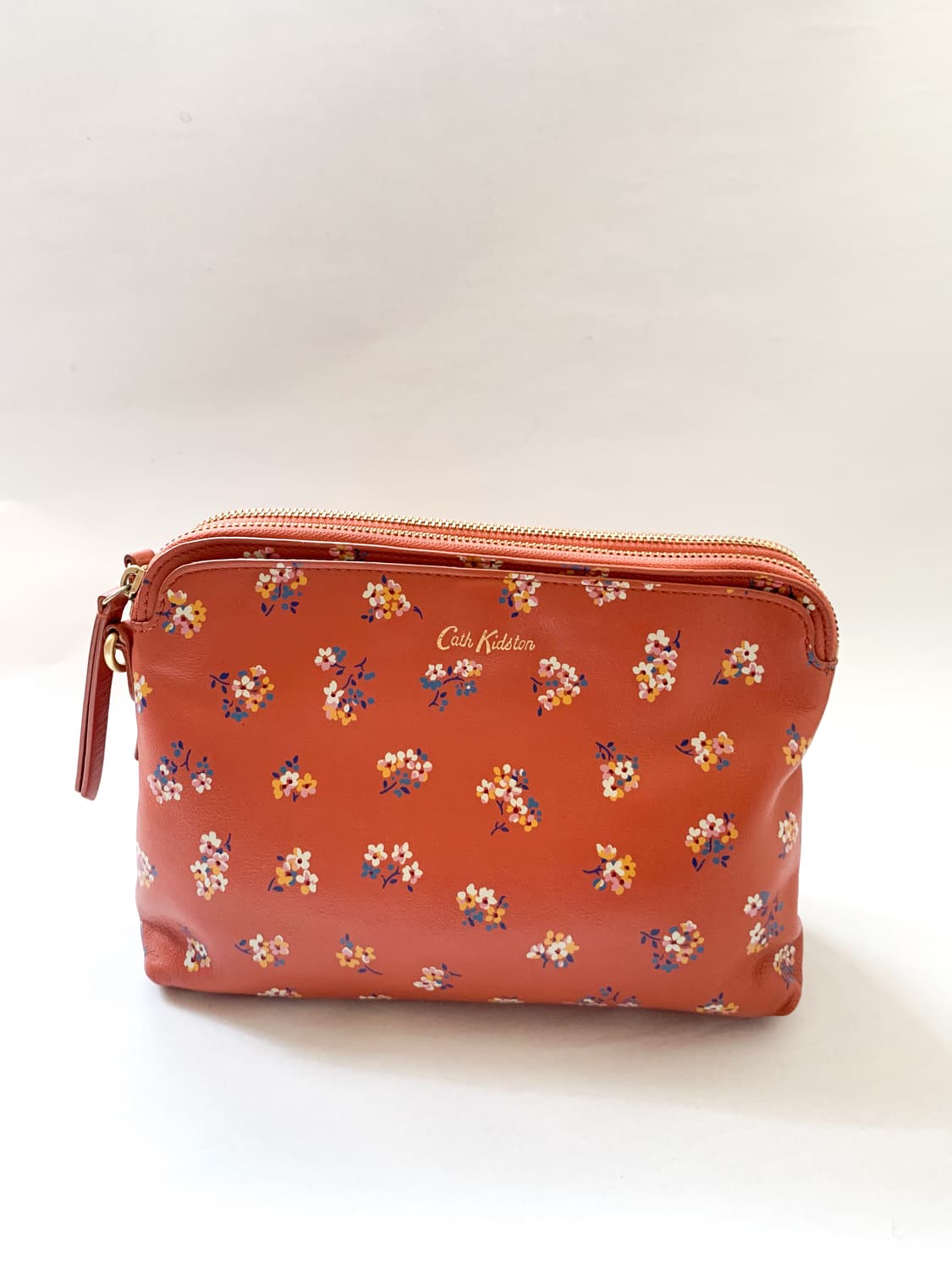 캐스키드슨 플라워 가죽 클러치백 상품이미지1