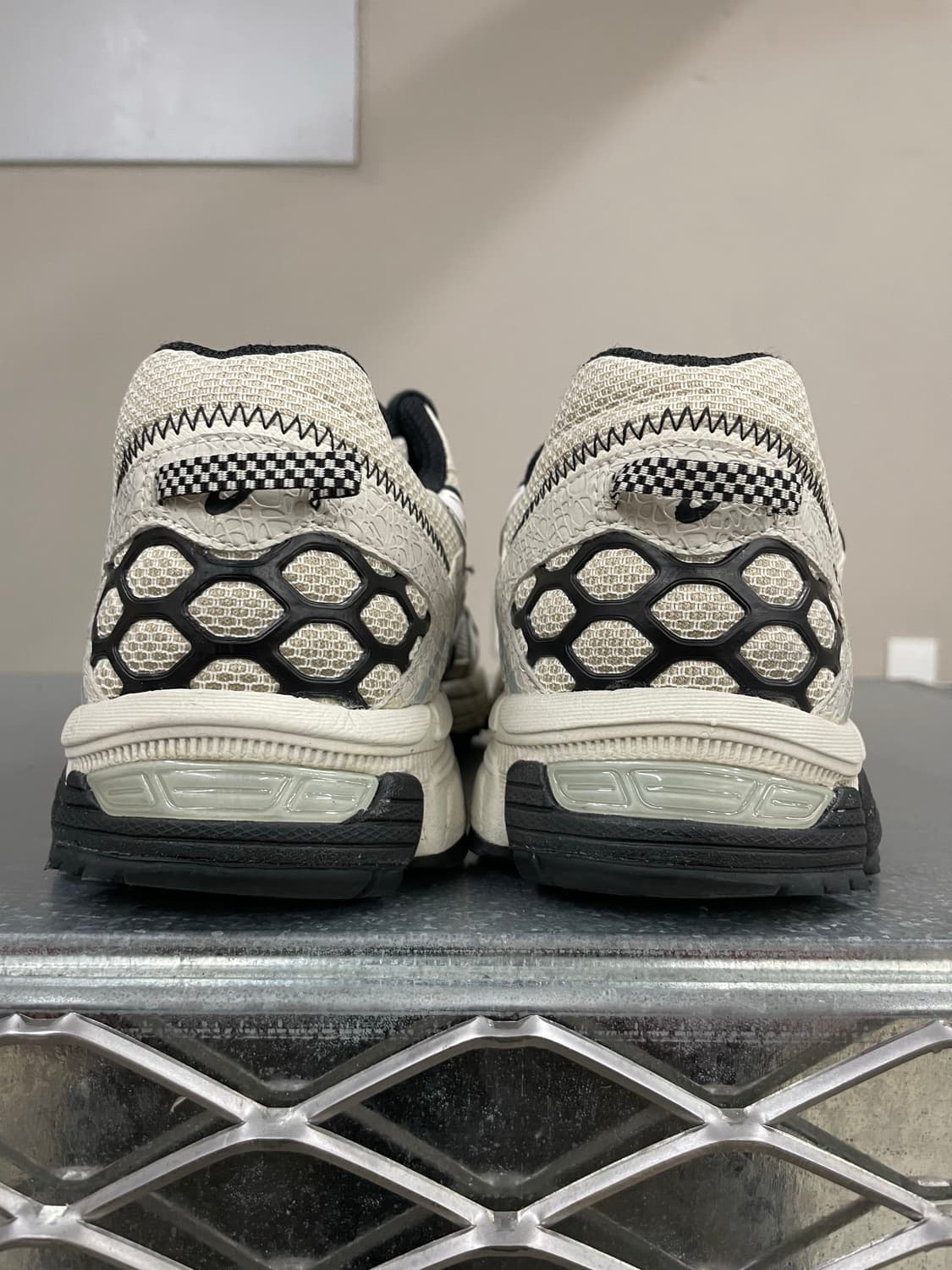 아식스 젤카야노 8 블랙앤화이트 280 (gr-4123) 상품이미지3