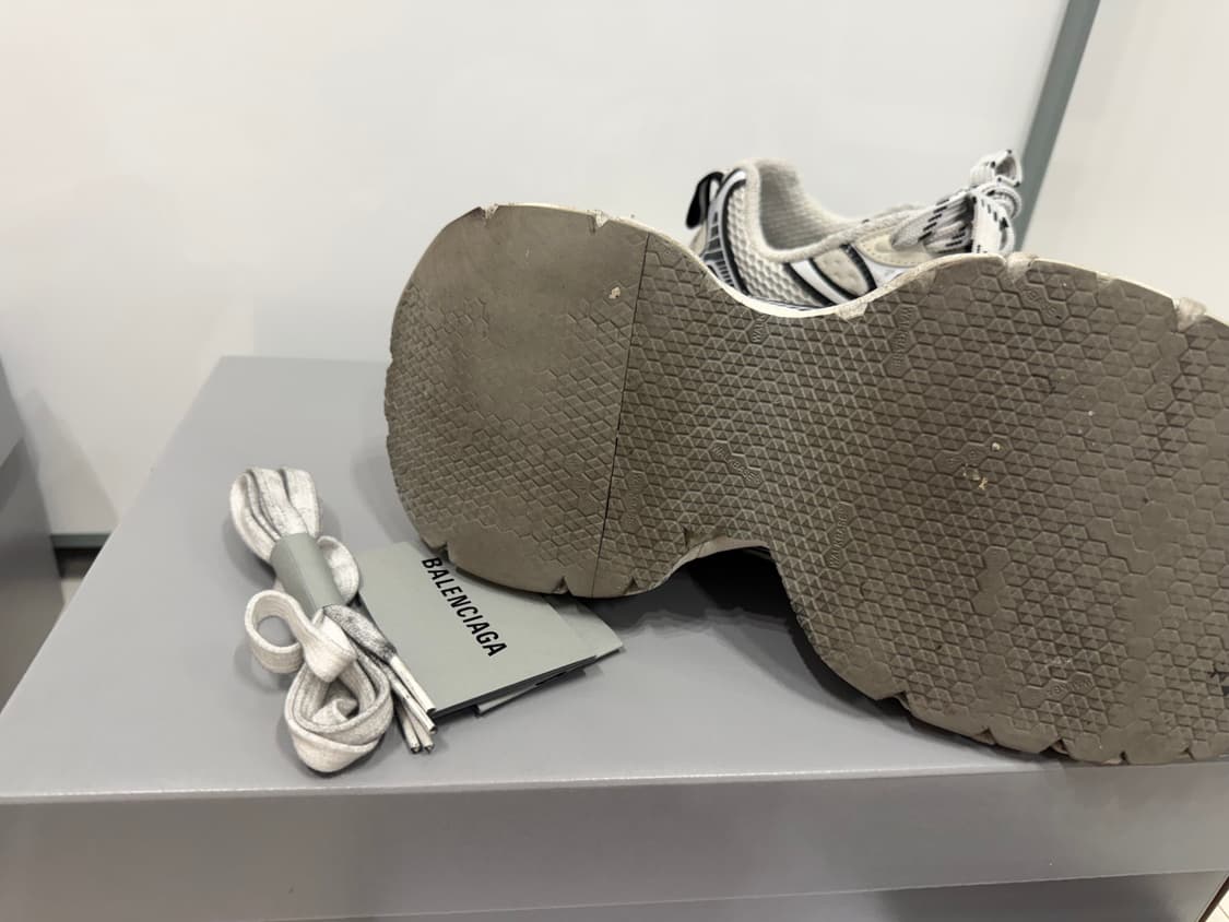 발렌시아가 3xl 화이트. 비브람굽보강9만. 42사이즈 상품이미지2