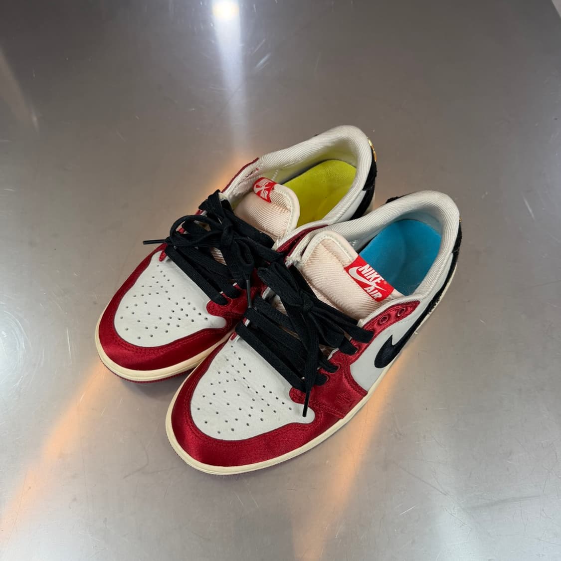 [리오브] 나이키 조던1 X 트로피 룸 레트로 세일 레드 로우 스니커즈 상품이미지2