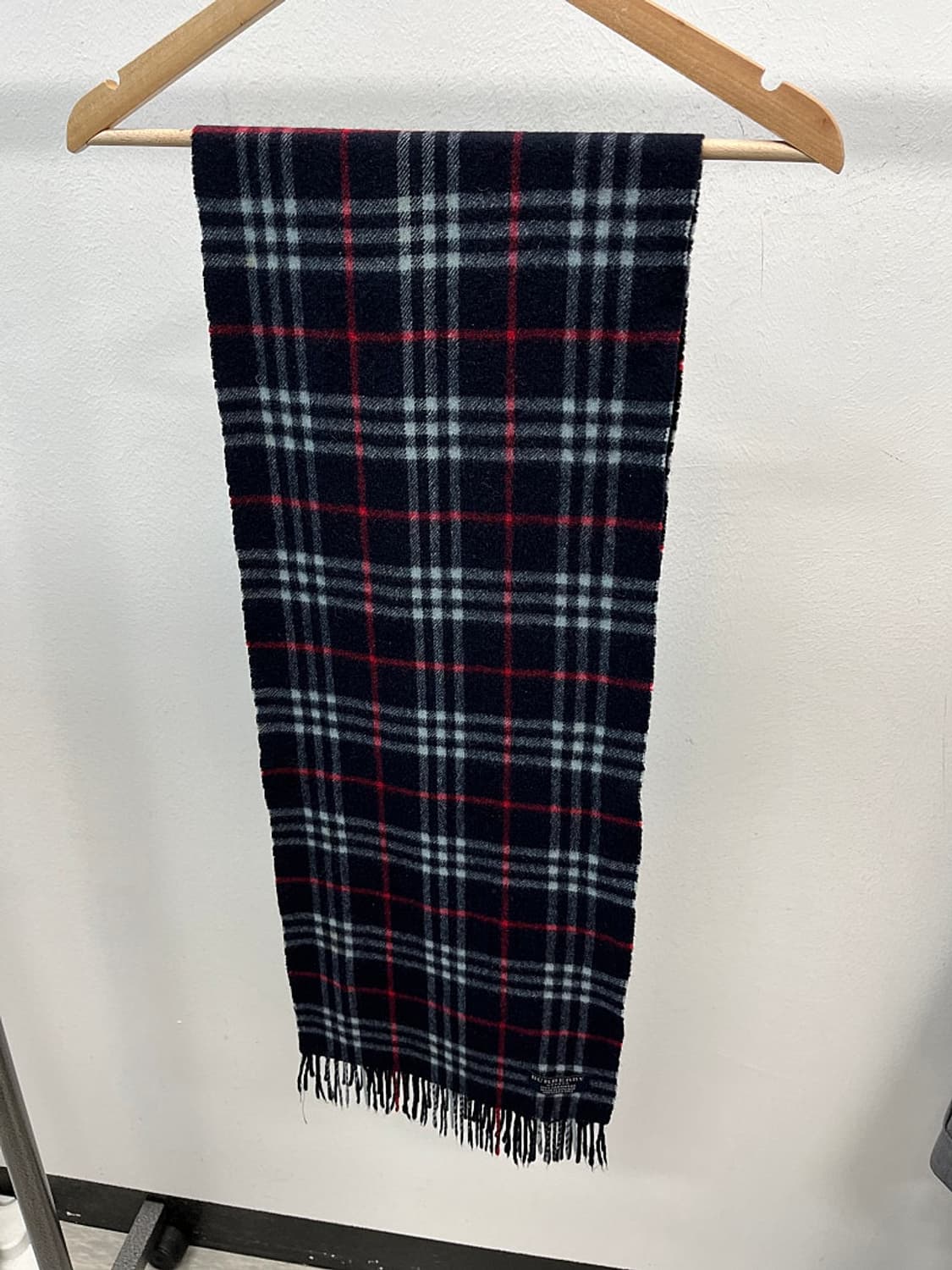 버버리 네이비 캐시미어 머플러  상품이미지1