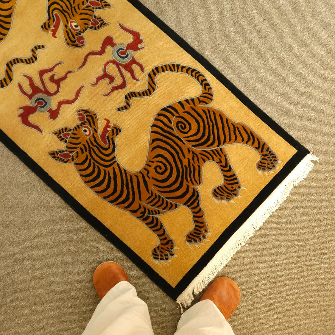 Tibetan Double Tiger Rug 상품이미지3