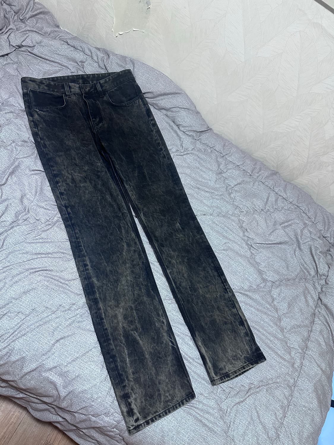 GIVENCHY 블랙 워싱 코튼 데님 팬츠 BM5OYU5Y46 상품이미지1