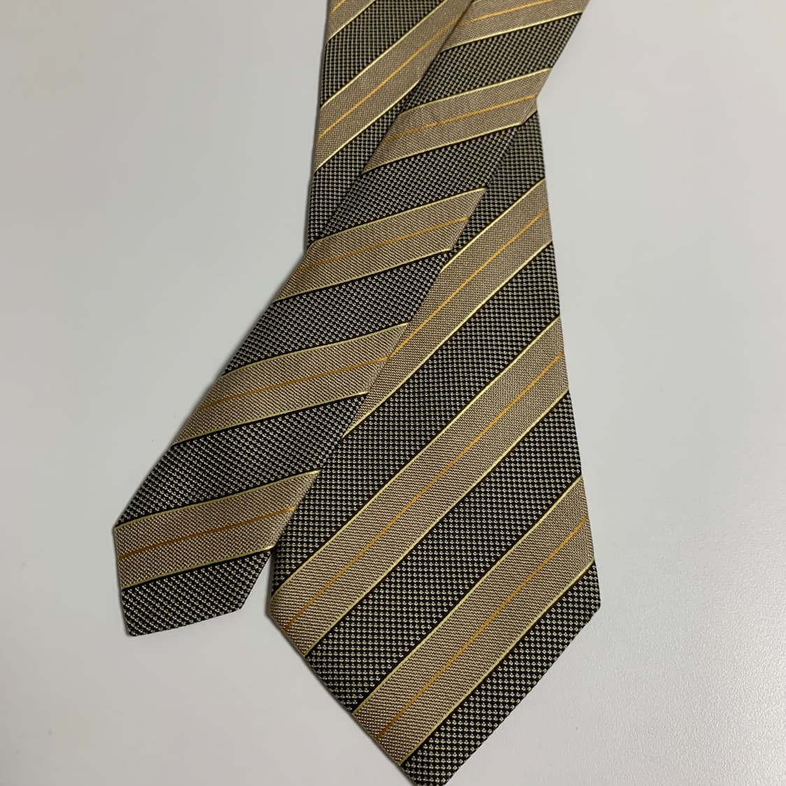 지방시(GIVENCHY) 명품 레지멘탈 클래식넥타이 신형라벨 A등급 상품이미지4