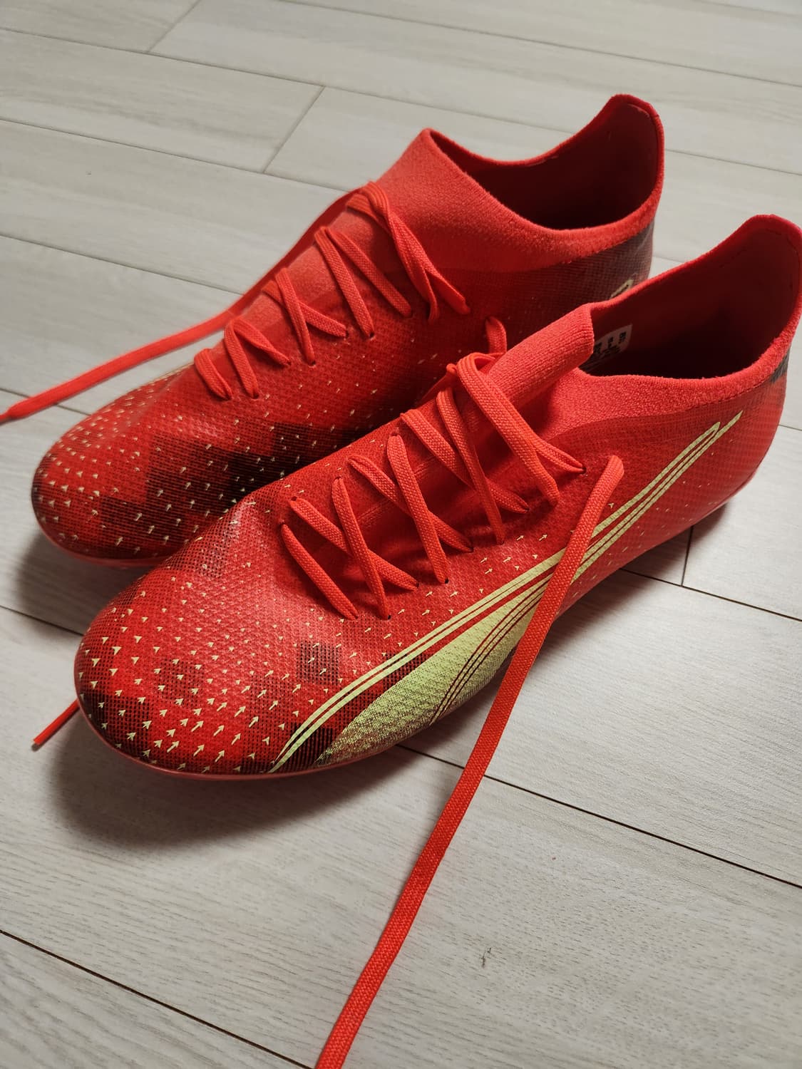 새상품급)푸마 울트라 매치 MG 사이즈270

여러 중고사이트에도 같이  상품이미지2