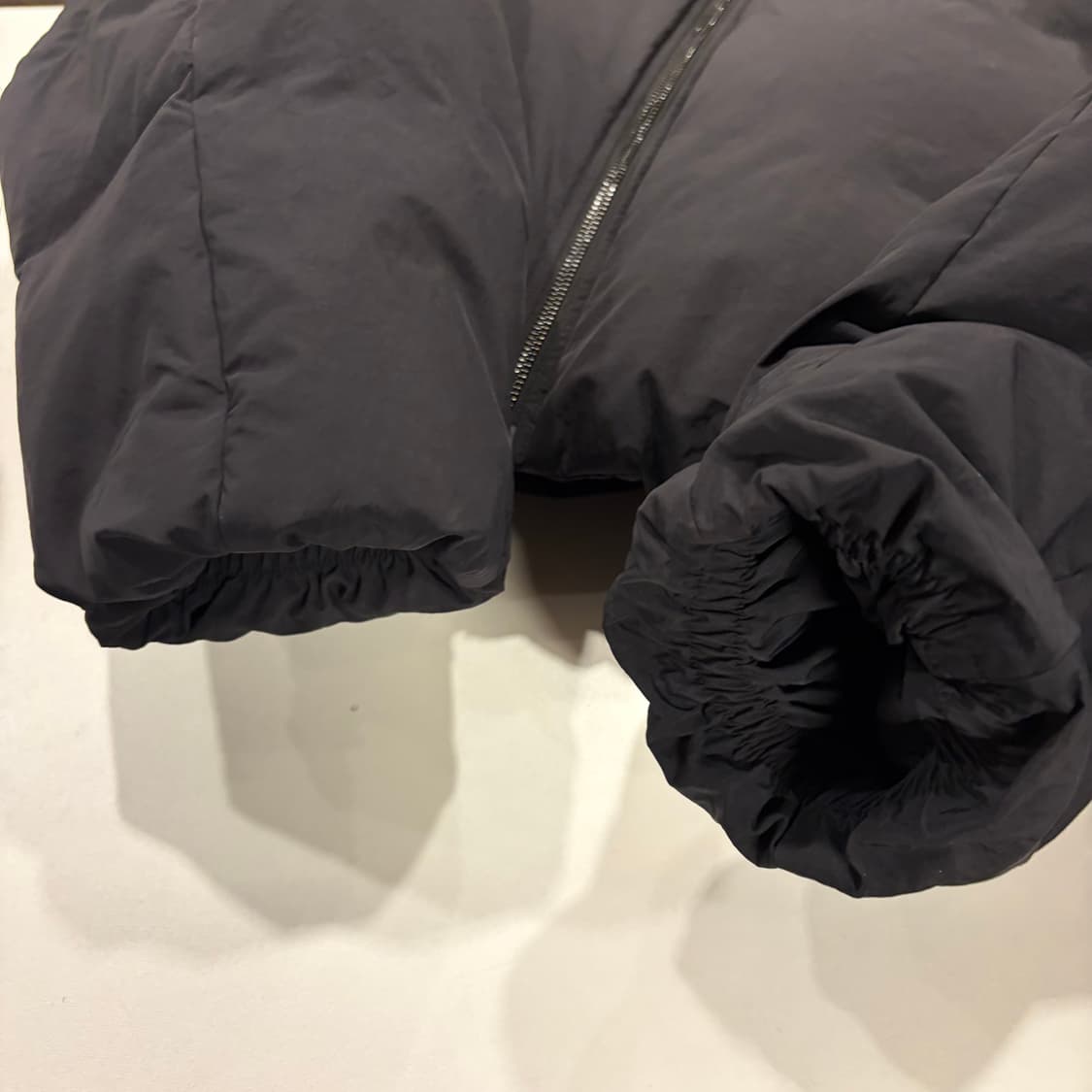 [S] 던스트 스튜디오 볼륨 블랙 숏 패딩 봄버 자켓 D122 상품이미지5