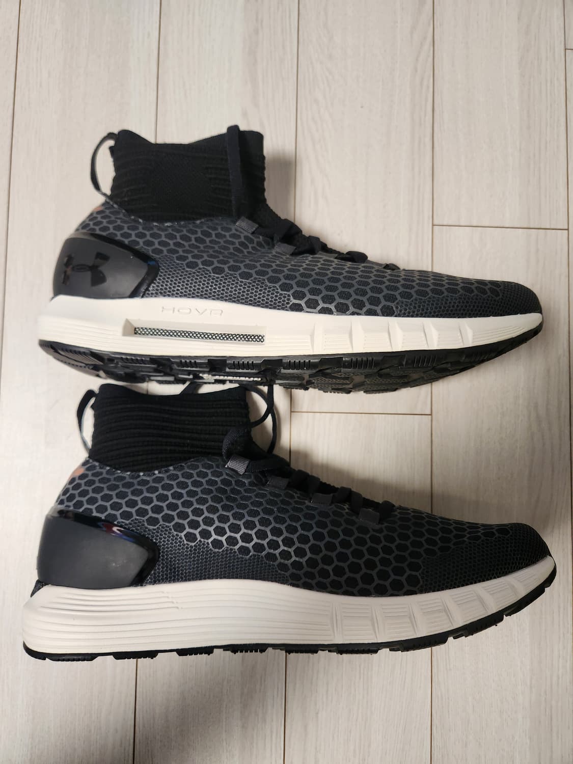 새상품급)언더아머 러닝화 UA 호버 리액터 미드 3020313-001 운 상품이미지5