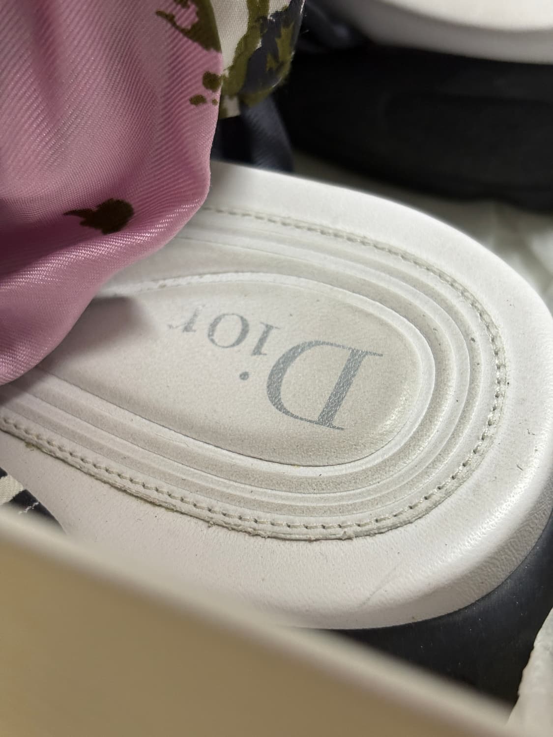 디올 실크 스트랩 샌들 👡🩷 상품이미지3