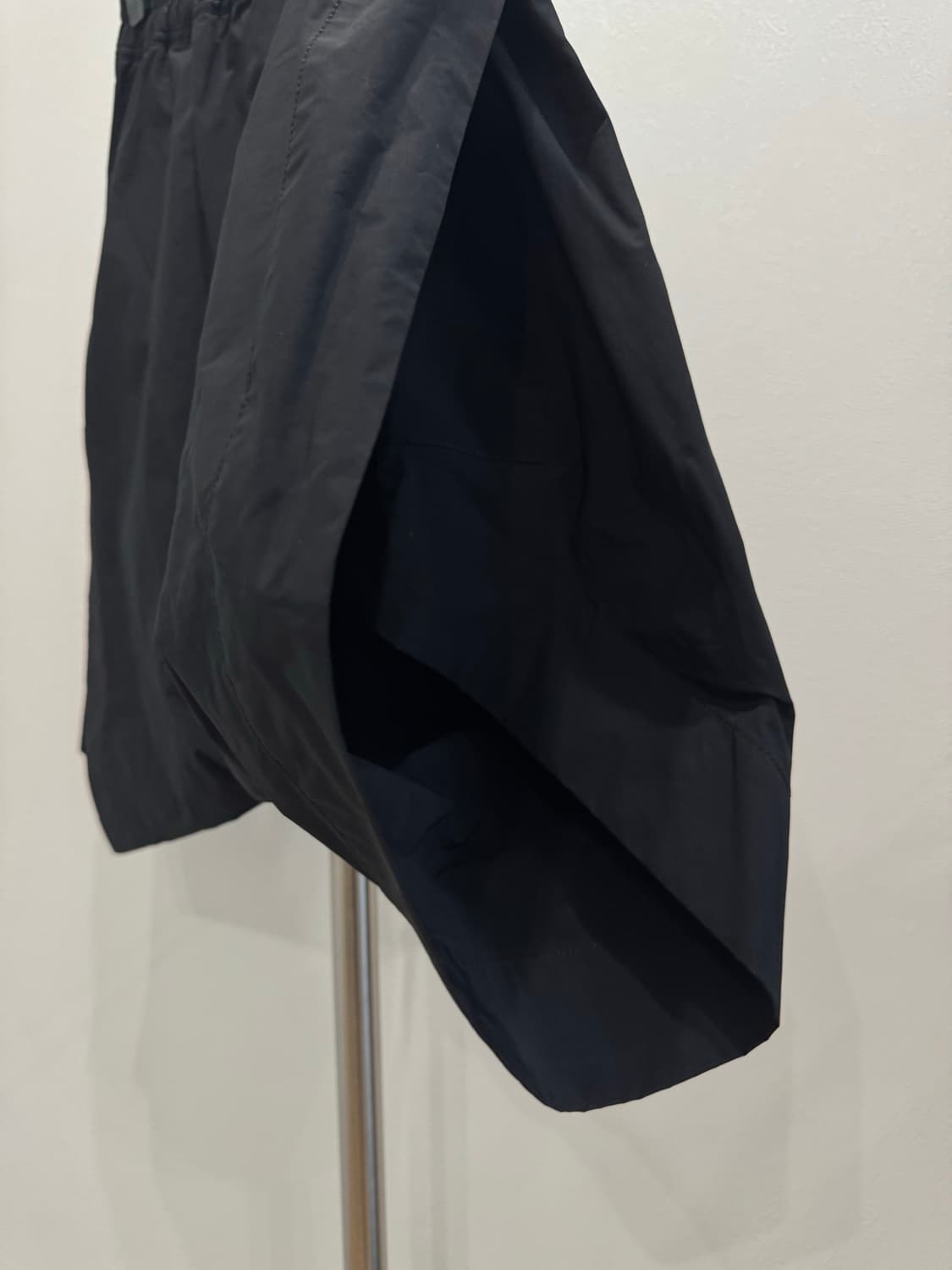 Julius Nilos 17ss 트위스티드 크로치 사루엘 쇼츠 상품이미지7