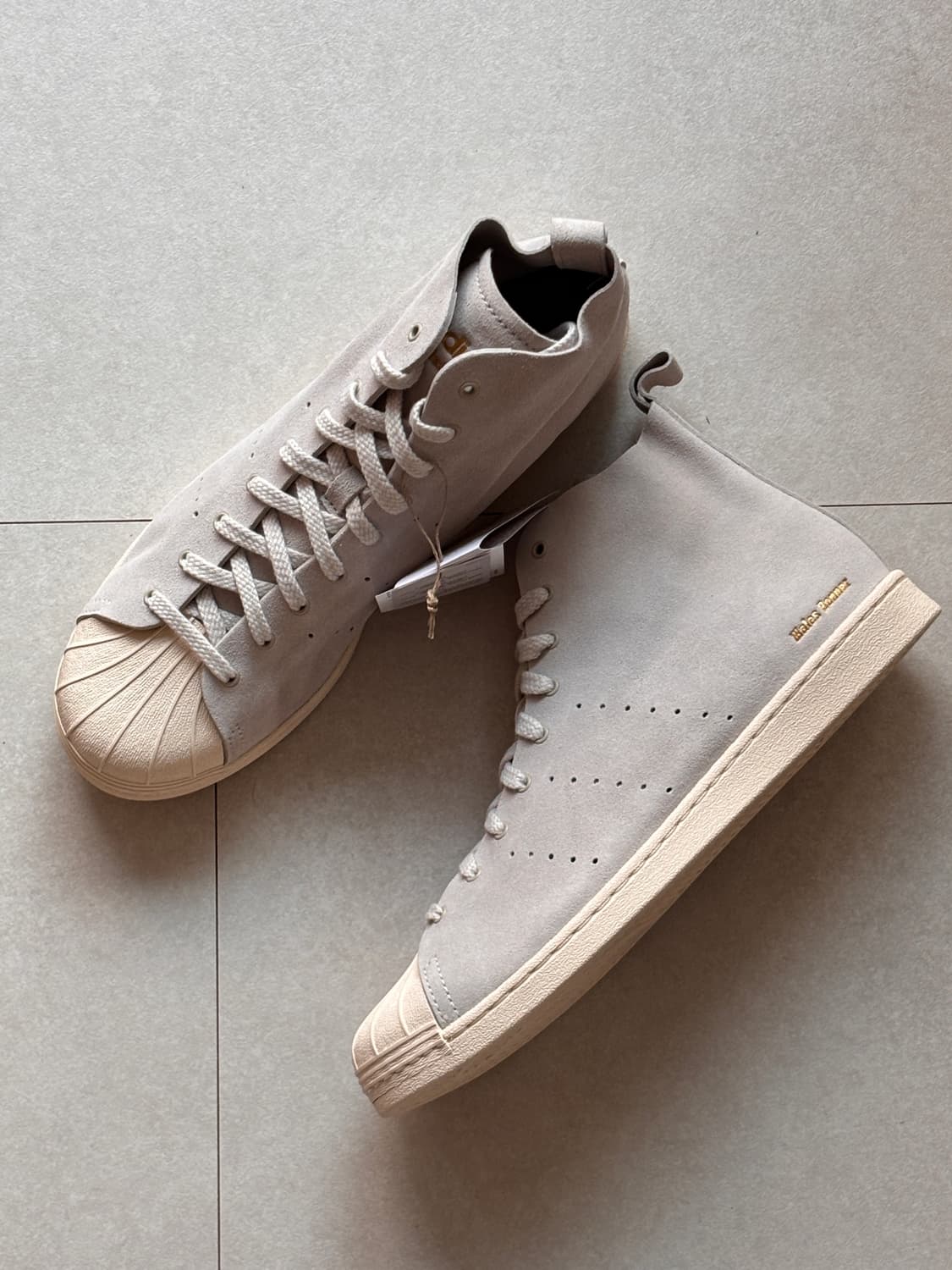 아디다스 x 웨일즈보너 슈퍼스타 하이 상품이미지1