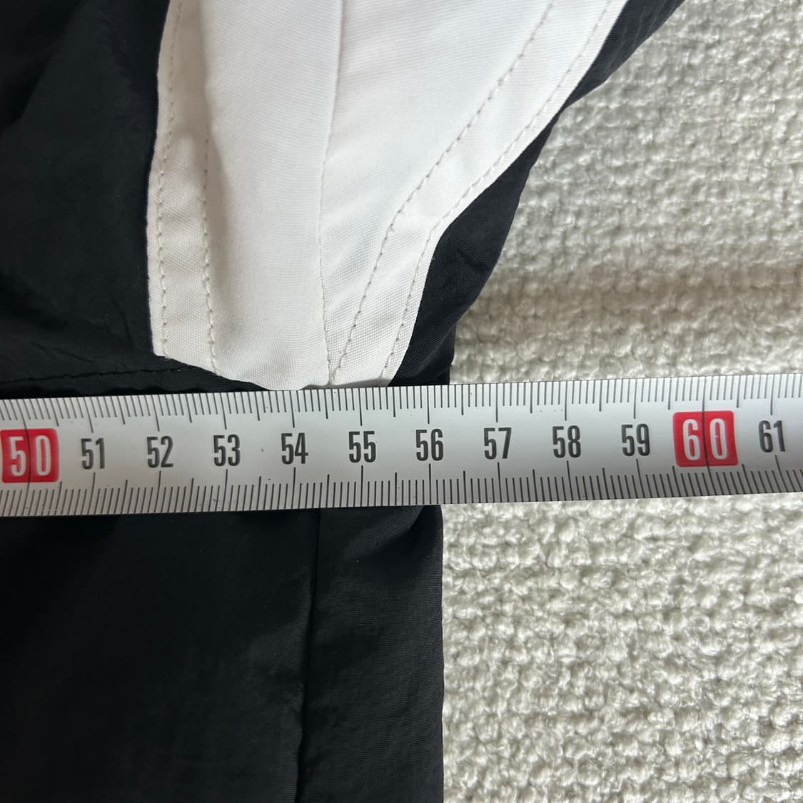 뉴발란스 블랙/화이트 바람막이  자캣 100 상품이미지4