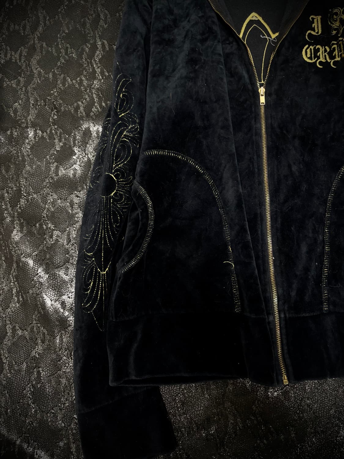 00‘s Cross Patch Velvet Hoodie Zip Up 상품이미지5