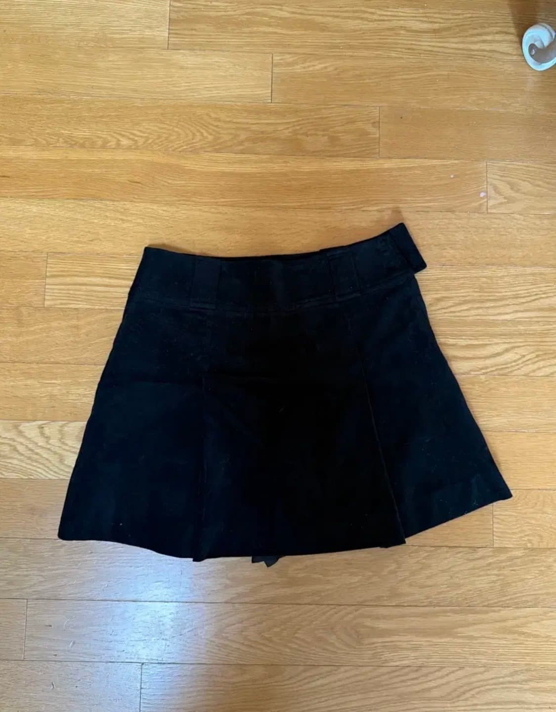 더바넷 블랙 색상의 벨벳 스커트 S 상품이미지3