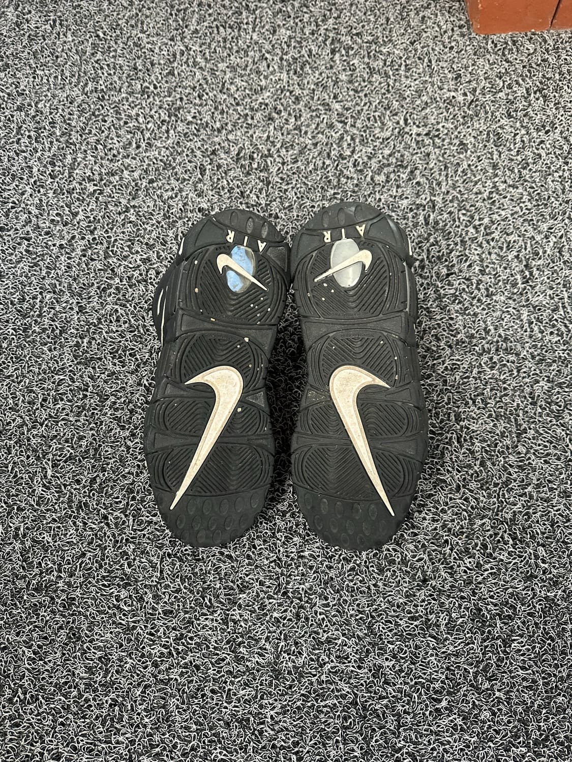 나이키 에어 모어 업템포 블랙 245 상품이미지5