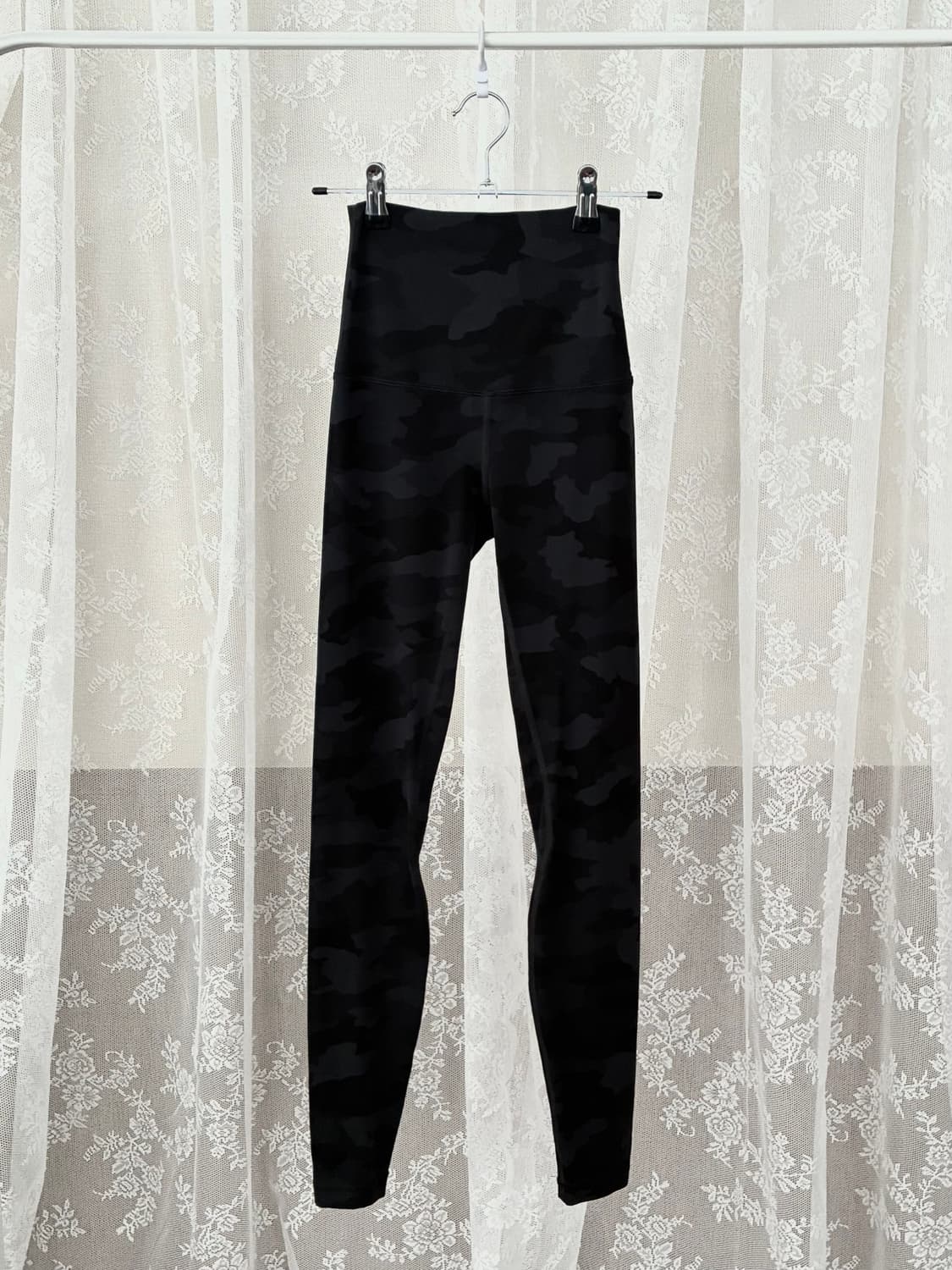 2) 룰루레몬 카모플라쥬 패턴 레깅스 블랙 상품이미지1