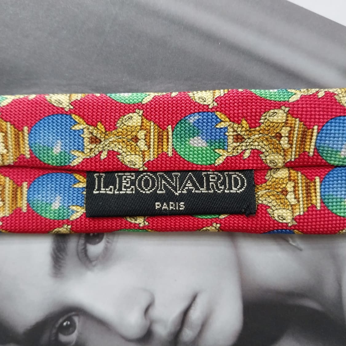 레오나드 실크 레드 오브젝트 패턴 넥타이 9.6cm A+등급 K1260
 상품이미지9