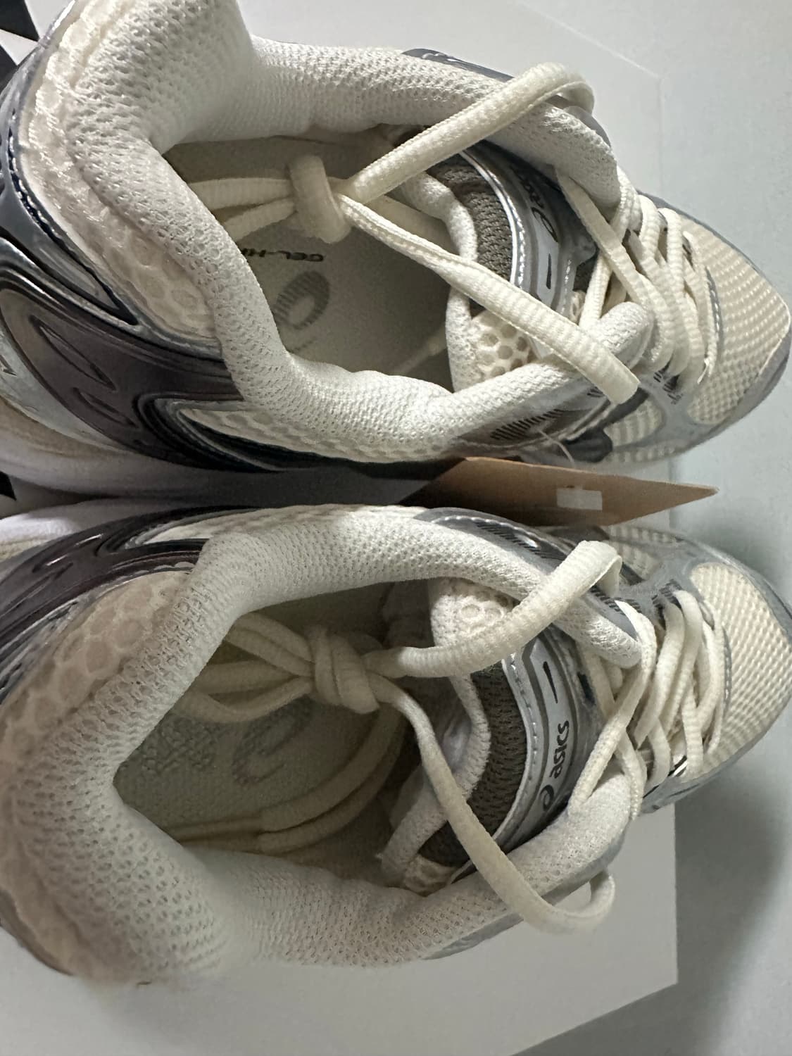 아식스 젤 카야노 14 크림 블랙 250 사이즈 판매합니다. 상품이미지7