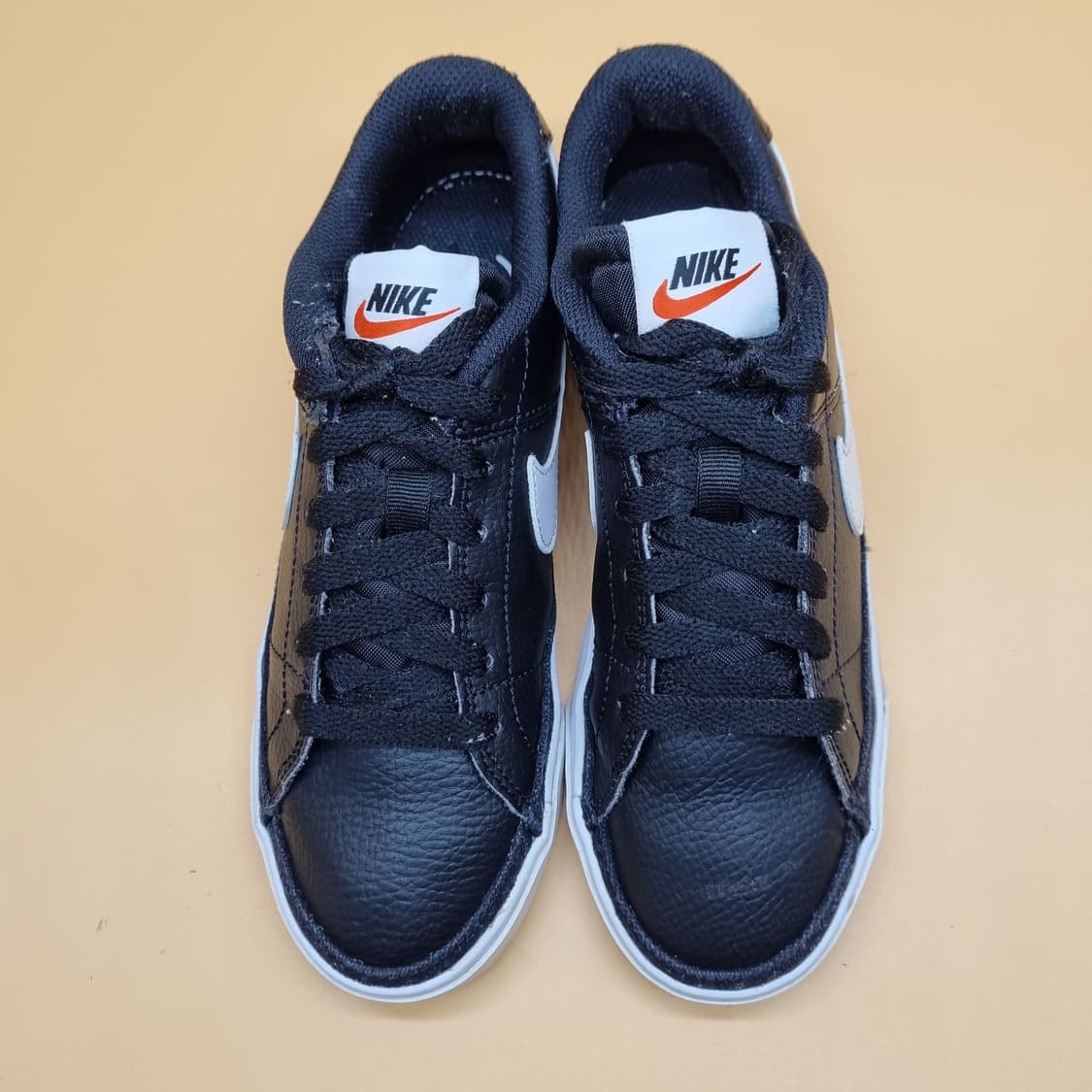 나이키 코트 레거시. 레더 스니커즈225. 상품이미지2