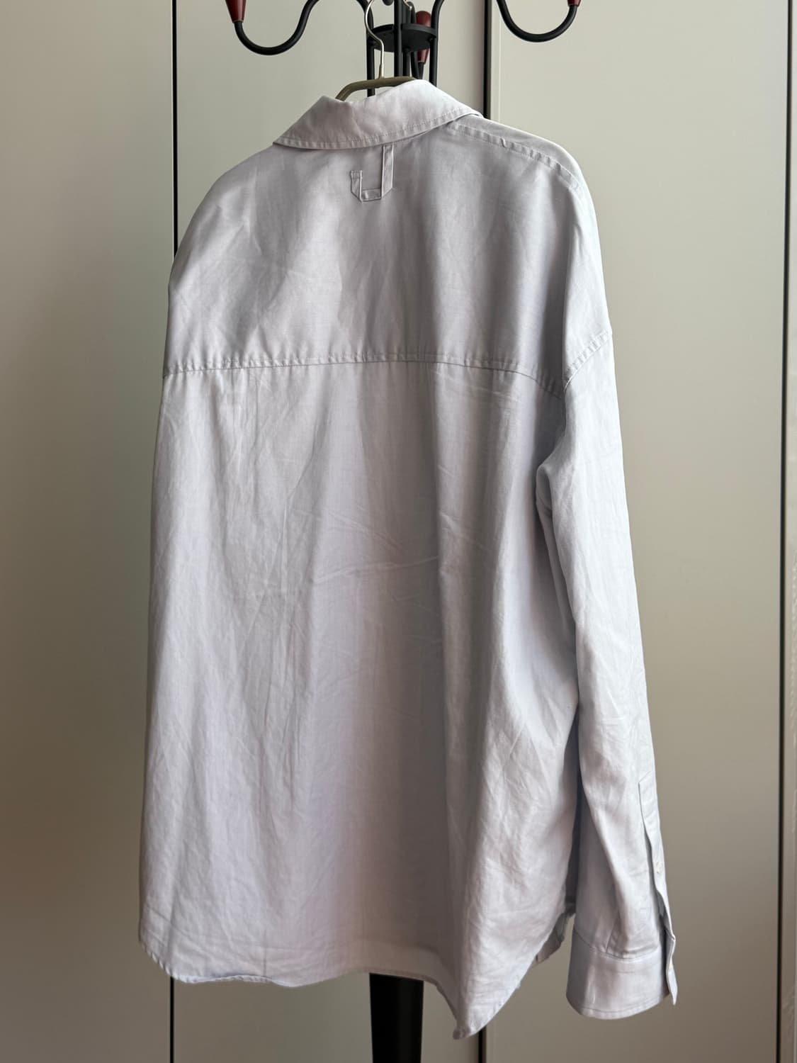 [48] JACQUEMUS 25SS Asymmetric Shirt 상품이미지4