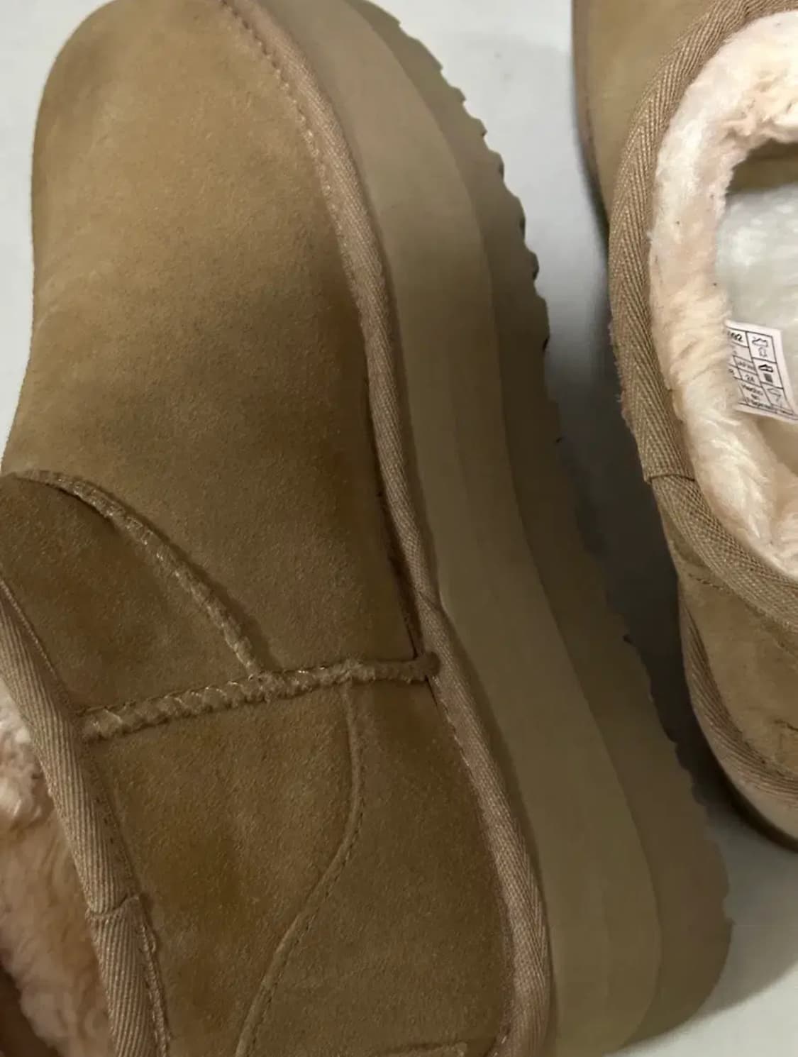 UGG 어그 클래식 울트라 미니 플랫폼 부츠 240 US7 상품이미지2