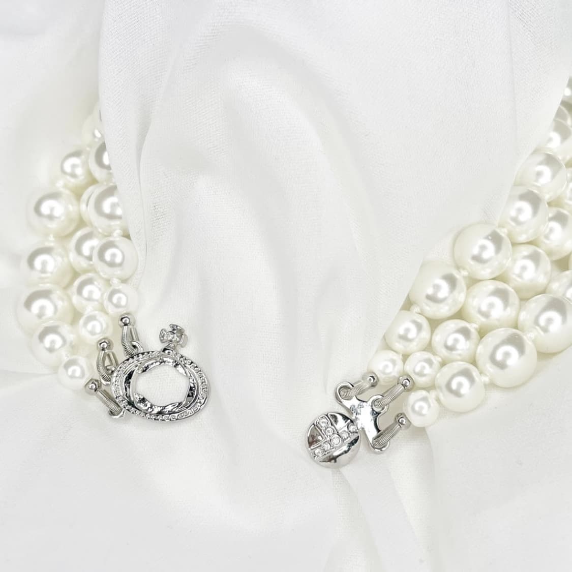 비비안위스트우드 아카이브 트리플 레이어 진주 펄 톤 오브 초커 목걸이 상품이미지5