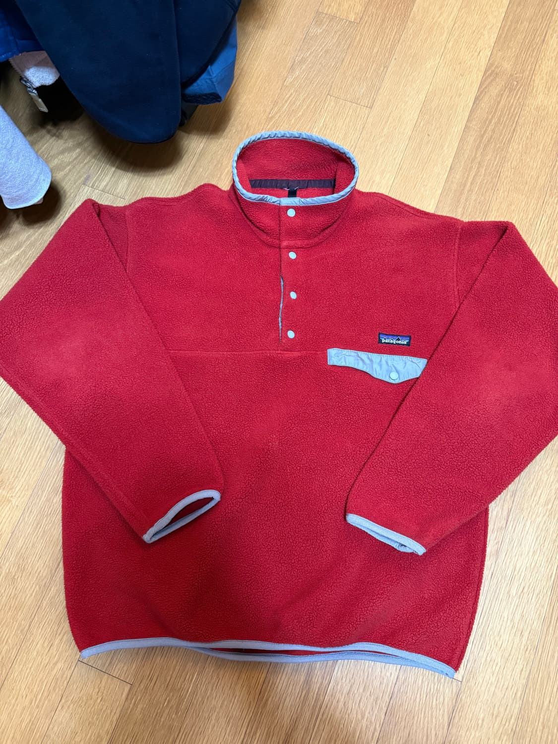 M 파타고니아 신칠라 레드 포켓 그레이 상품이미지1