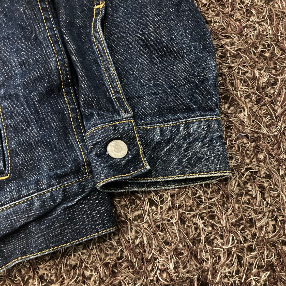 비바스튜디오 워싱 데님 트러커 자켓 상품이미지3