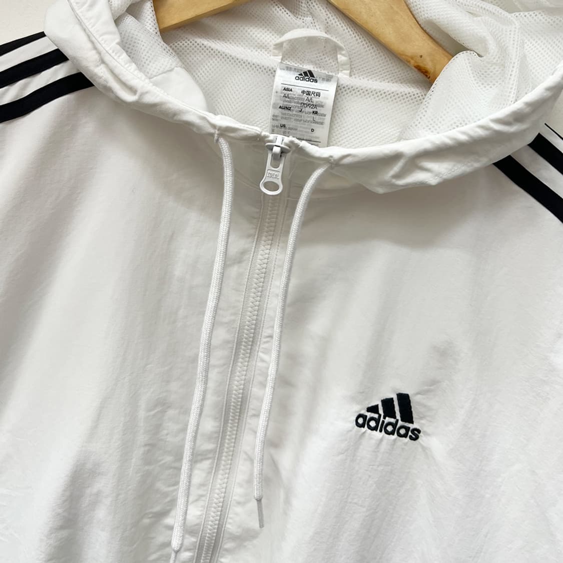 아디다스 화이트 에센셜 3S 우븐 윈드브레이커 바람막이 L 상품이미지3