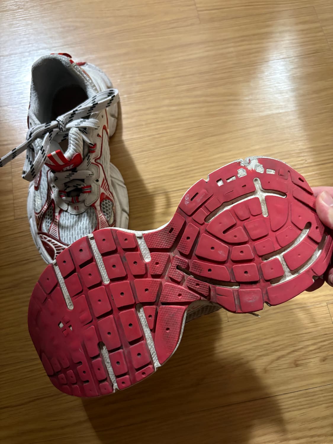 발렌시아가 3XL 러너 스니커즈 화이트/레드 41 상품이미지4