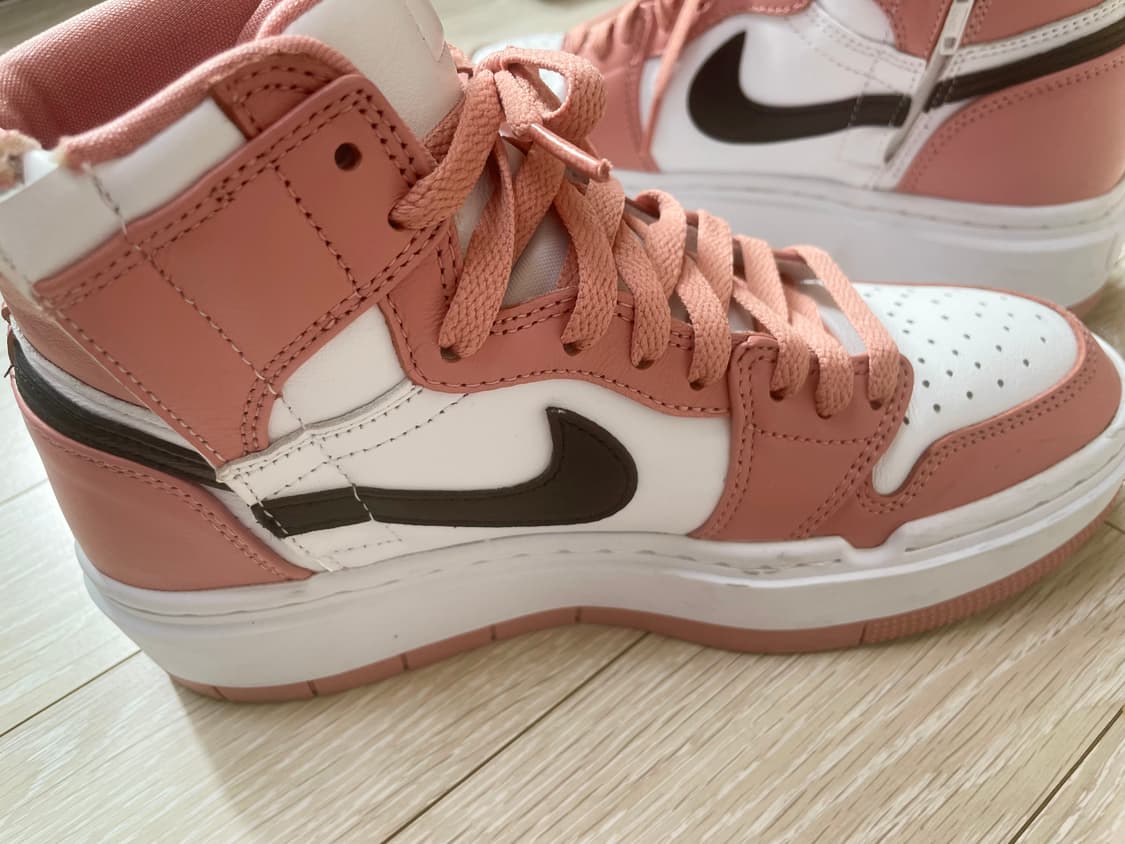 240나이키 에어 조던1 엘리베이트하이 레드스타더스트우먼스 상품이미지5