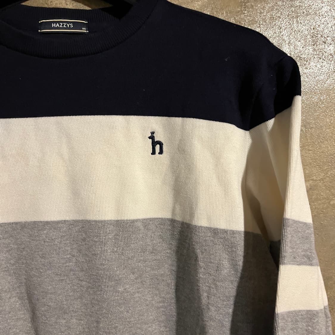 헤지스 맨투맨 상품이미지2