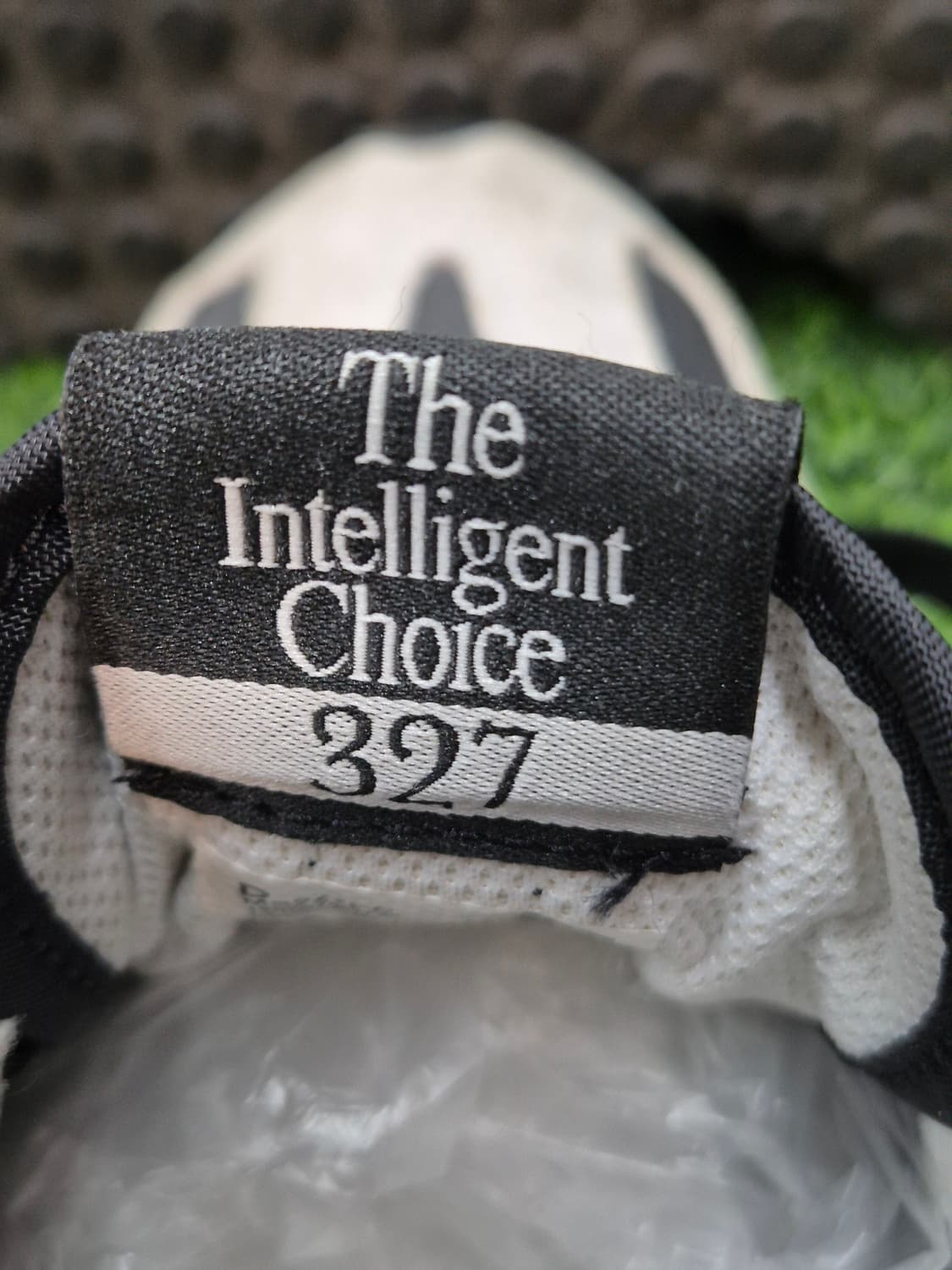 [상태A급]뉴발란스 327 블랙/그레이 운동화 250mm 상품이미지9