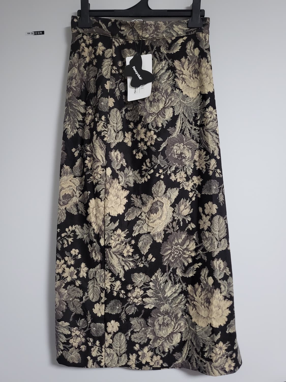 네스티팬시클럽 플라워 패턴 슬릿 롱스커트(블랙) S사이즈 상품이미지1
