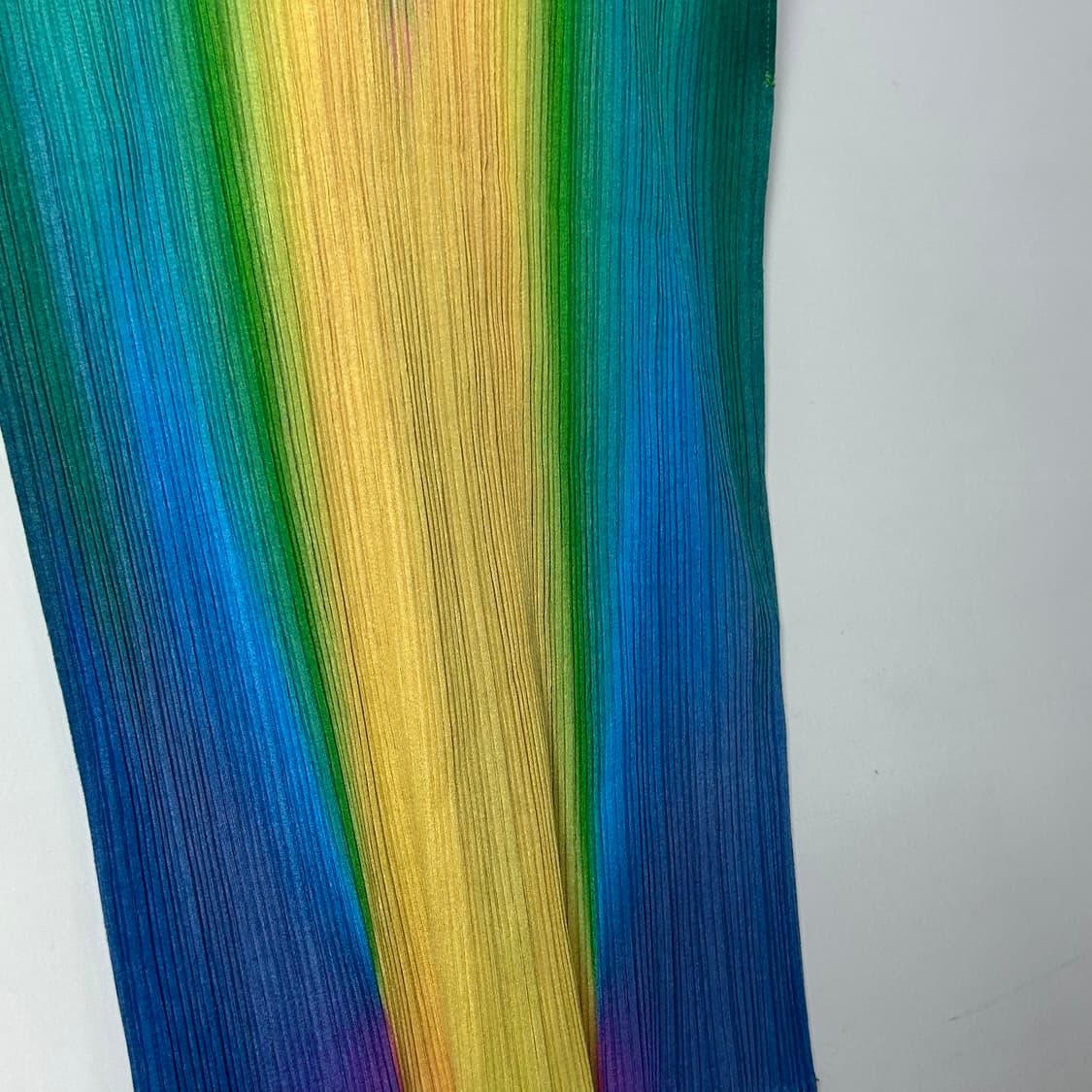 [PLEATS PLEASE] 이세이 미야케 그라데이션 슬리브리스 상품이미지3