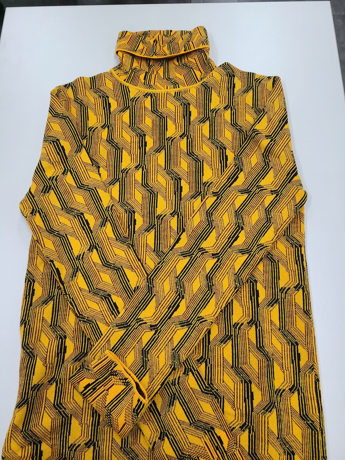 프라다 터틀넥 니트 사이즈40 상품이미지1