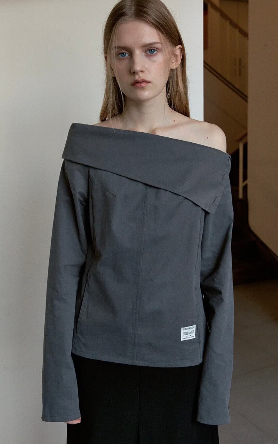 시눈 오프숄더 버튼 블라우스 아이보리 상품이미지4