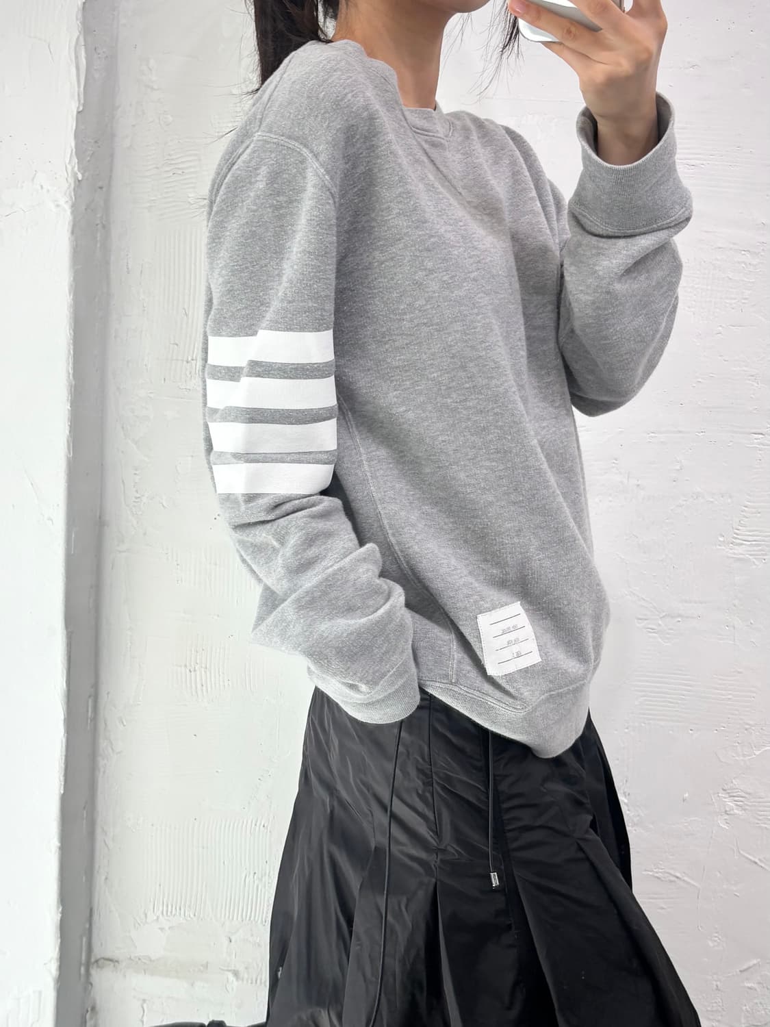 Thom Browne 톰브라운 그레이 스웻셔츠 상품이미지3