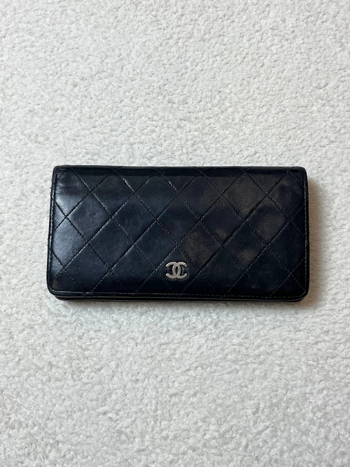 샤넬 클래식 퀼팅 램스킨 장지갑 A1663 상품이미지1