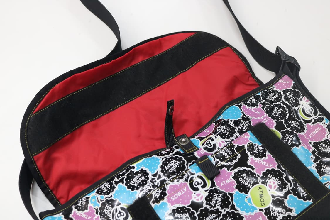 포터 × 아트모스 × HELLO KITTY 콜라보 벨루아 메신저백 상품이미지5