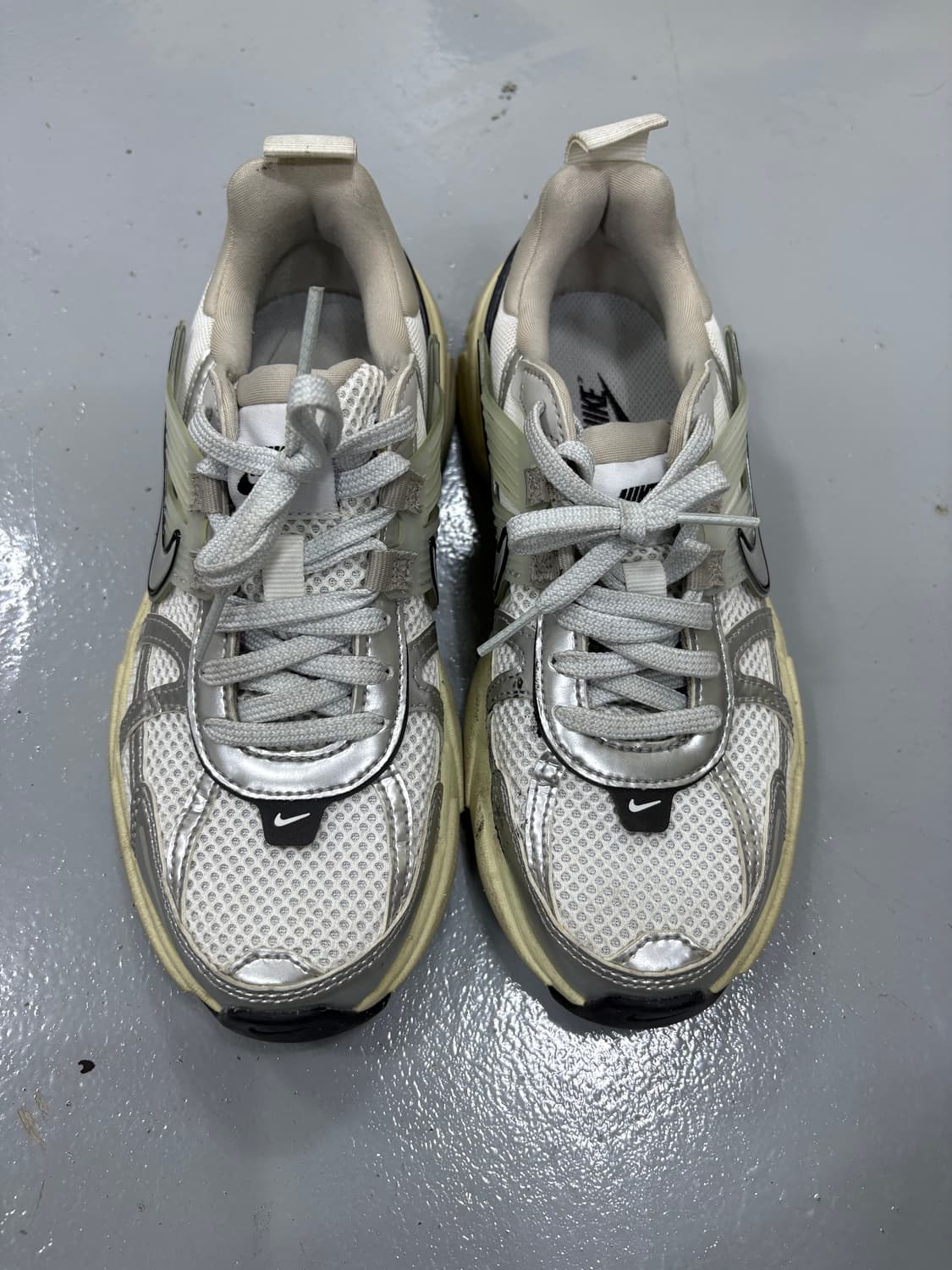 220 나이키 V2K 런 실버 운동화 0304J 상품이미지5