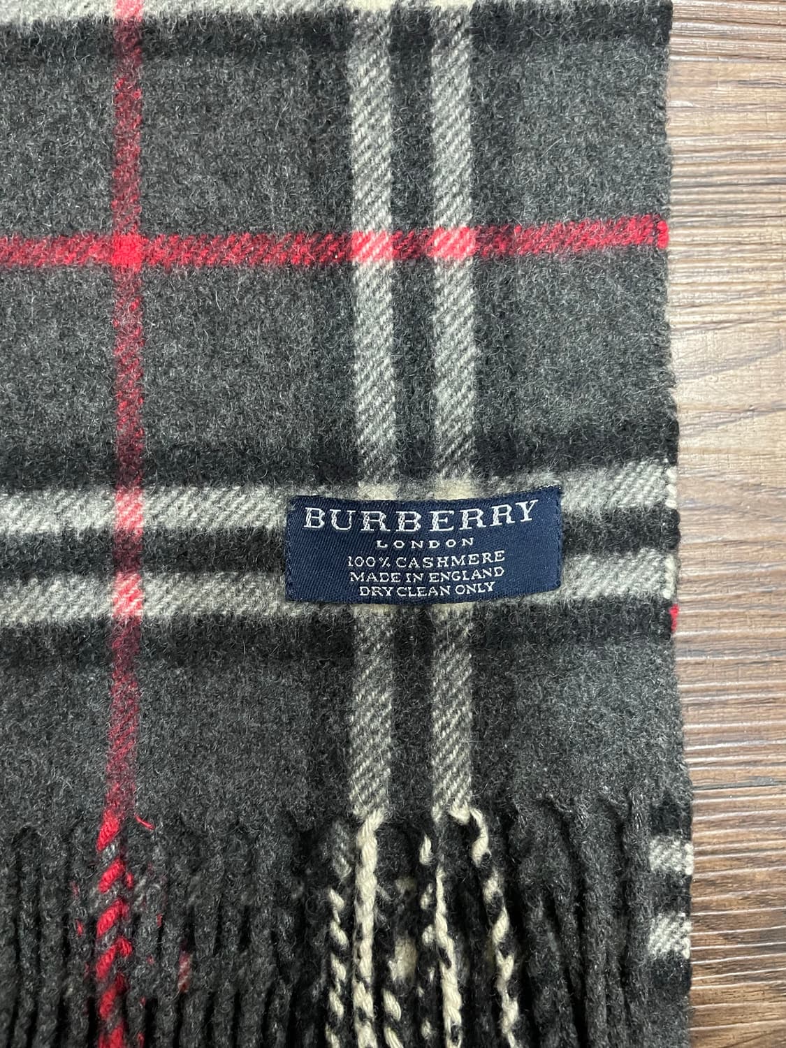 버버리 100% 캐시미어 노바체크 머플러 그레이 상품이미지3