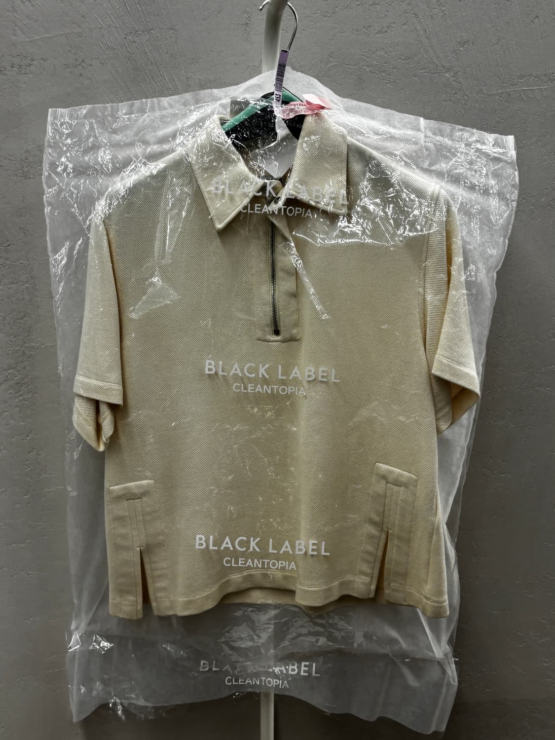 우영미 아이보리 지퍼 반팔 폴로티 L 상품이미지2