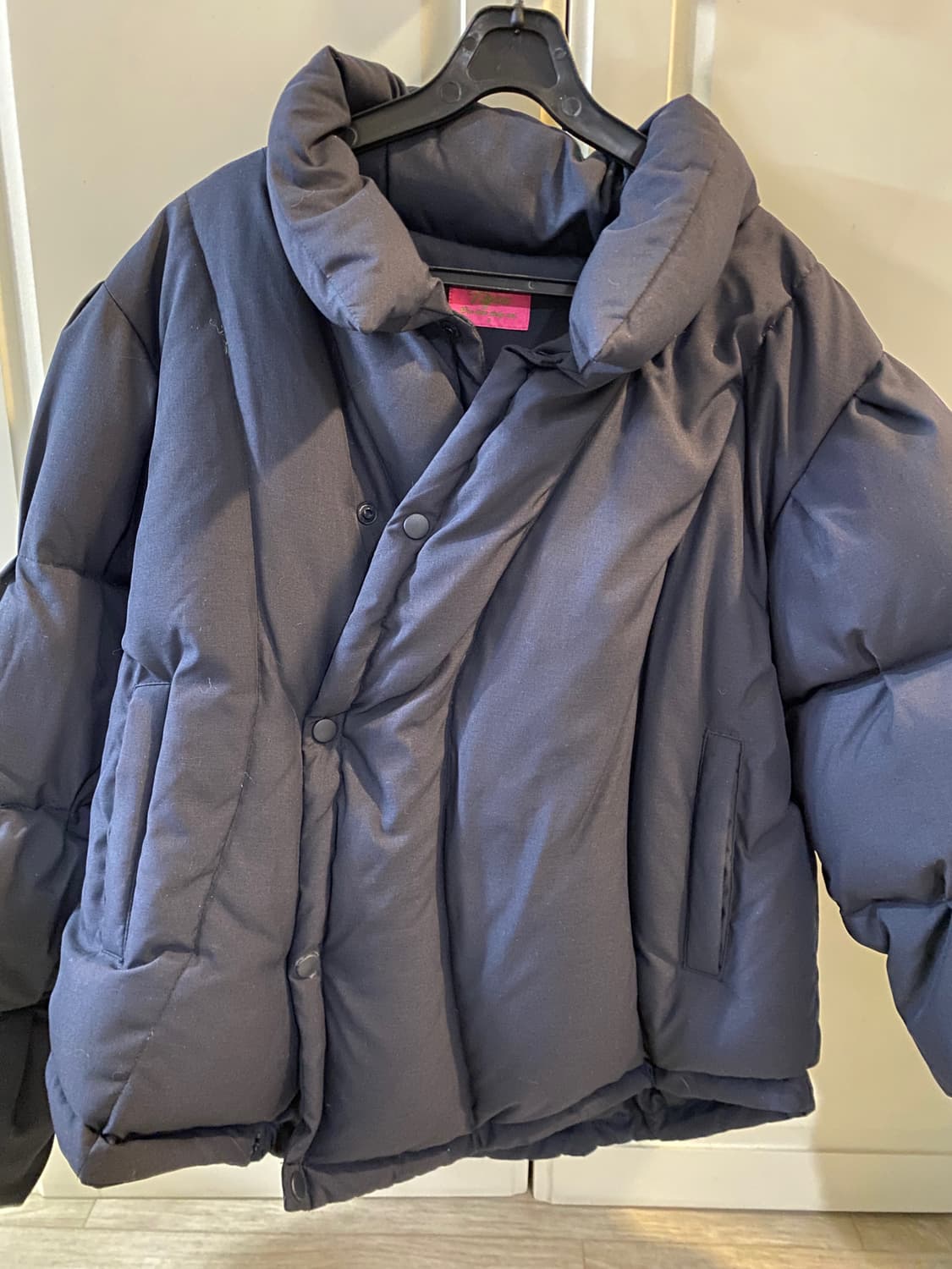 엔와이엑스엑스 커브라인 다운푸퍼 패딩 네이비 상품이미지5