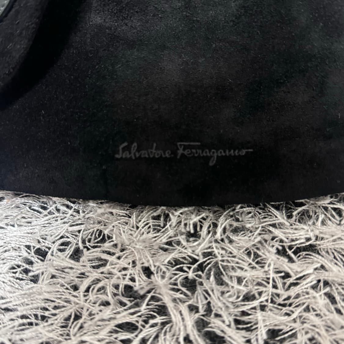 페라가모 스웨이드 레더 크로스백 상품이미지4