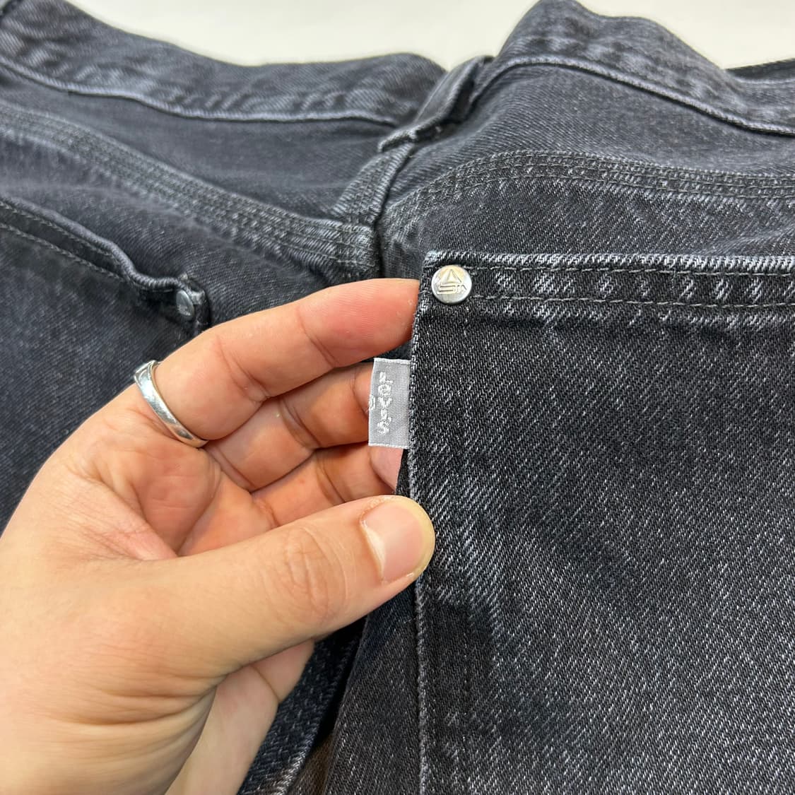 36inch) 리바이스 실버탭 블랙 카펜터 데님 팬츠 배기핏 상품이미지3